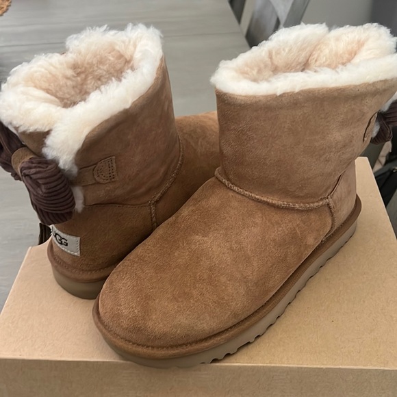 Ugg mini bailey boots - Picture 1 of 3